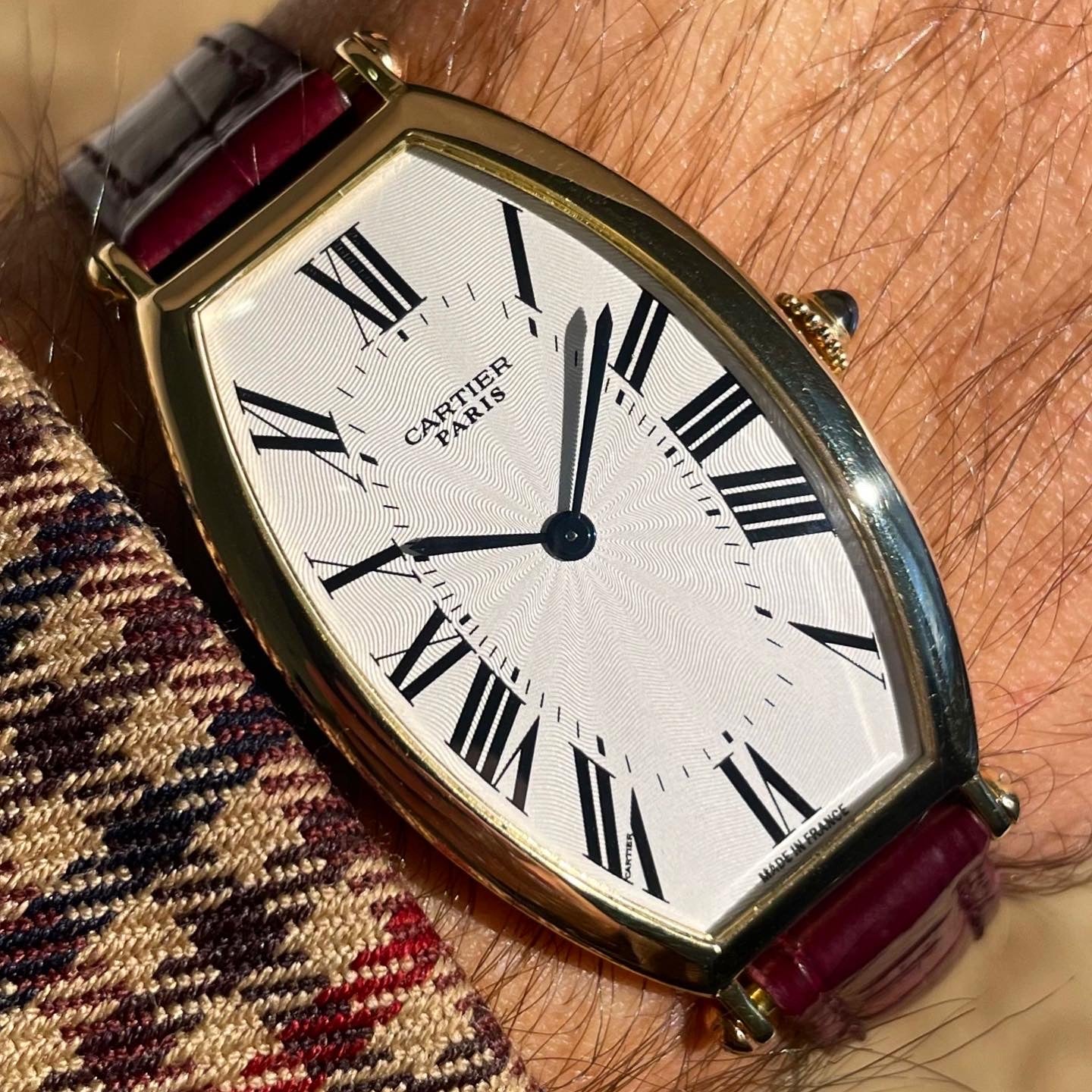 Cartier Paris Collection Privée Mécanique Large Curved Tonneau 2434